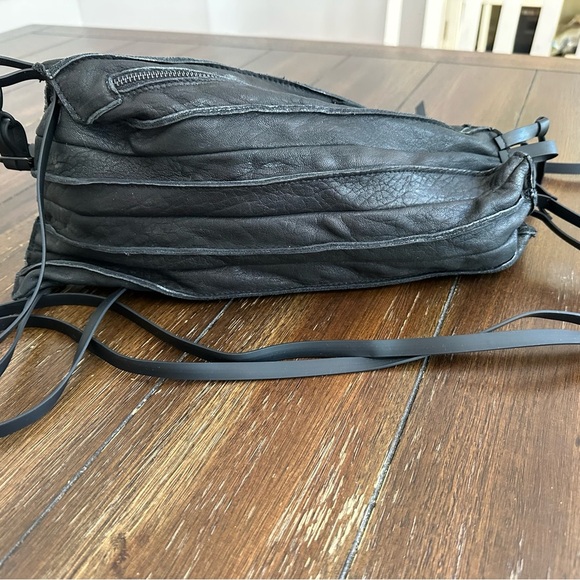 Beautiful leather cross body bag - Picture 15 of 15